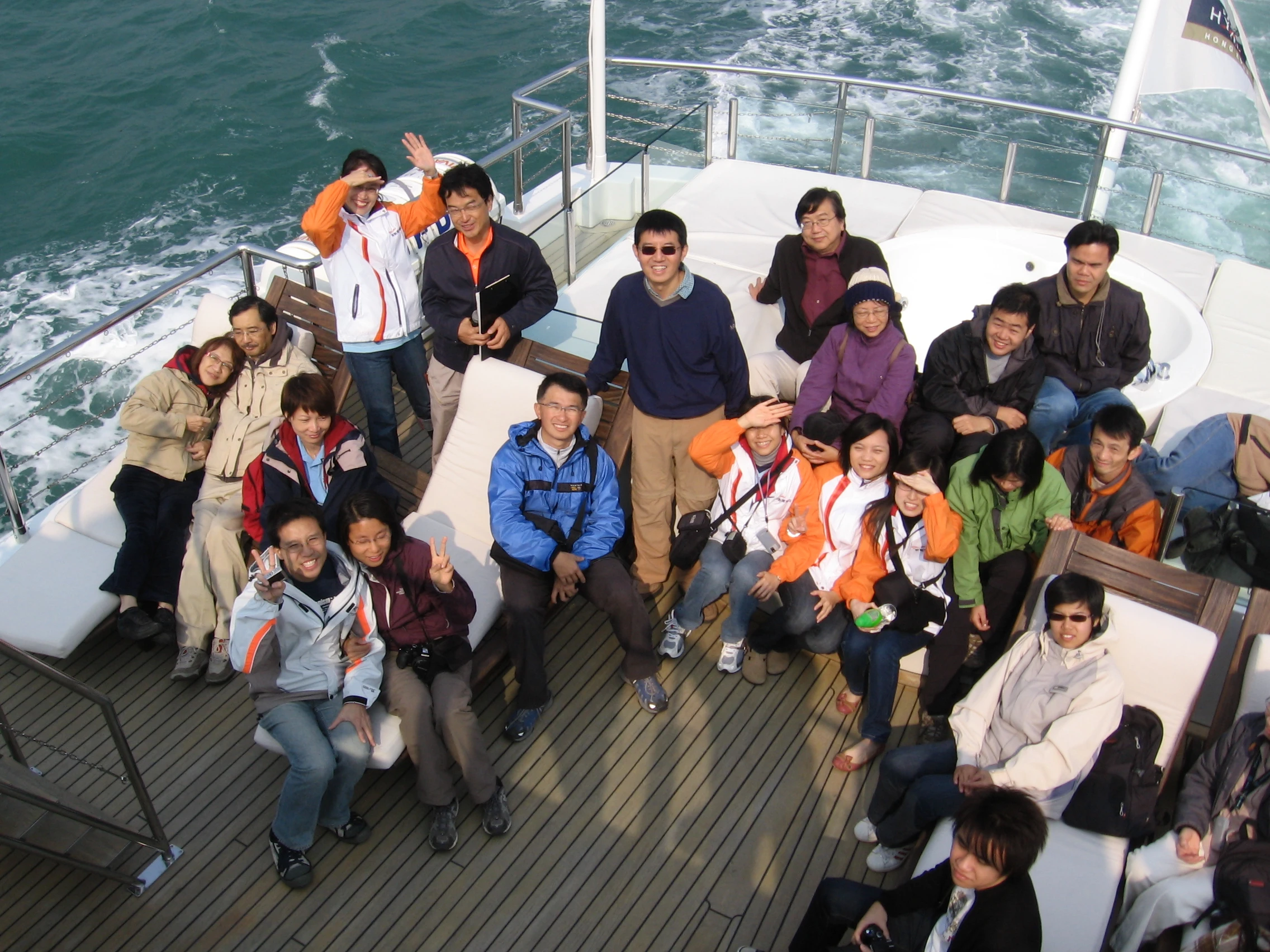                 NWS Hong Kong Geo Wonders Hike discover natural geological scenery along the coast (Chinese version only)